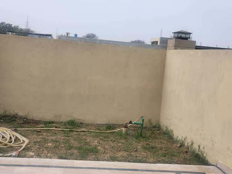 10 MARLA VILLA 6 BED FOR SALE NEAR TO LAHORE UNIVERSITY 3