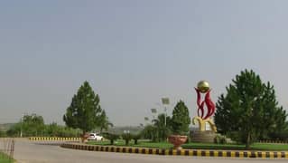 Gulberg Greens Islamabad Block D Size 5 Kanal Develop Possession Farm House Land 0