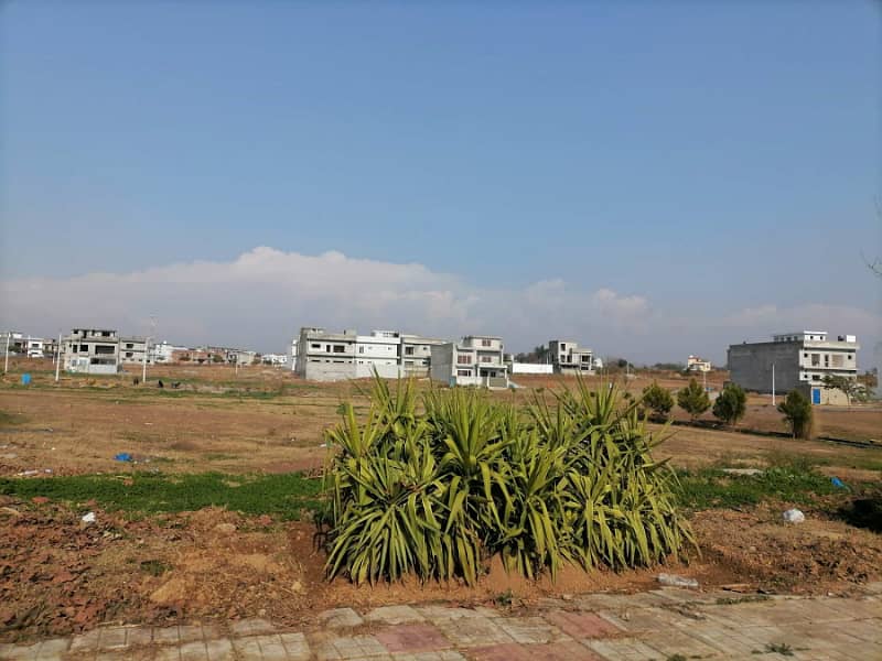 Gulberg Green Block D 5 Kanal Farm House Plot With Semi Boundary Wall And Guard Room 1