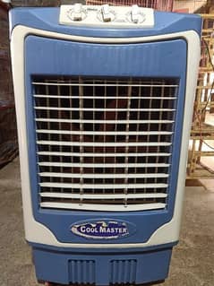 DC 12 Volt Cooler. Can run on Supply also