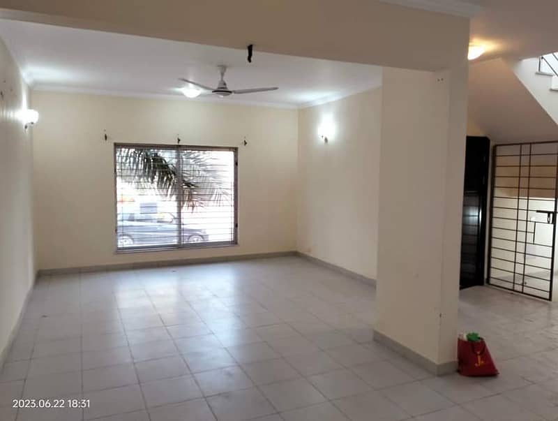 Bahria Town Karachi 200 Sq yards Villa Availble For Rent 03444434456 21