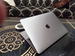 MacBook Pro 2017,Core i5,16GB RAM, 256GB SSD,13"Ratina Disply,TouchBar 0