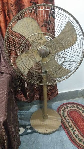 pedestal fan for sale 0