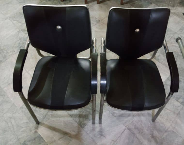 02 Chairs Steel With Leather 0