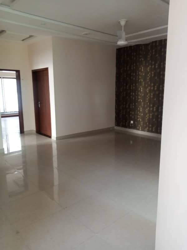10 Marla House For Rent In Bahria Town 3