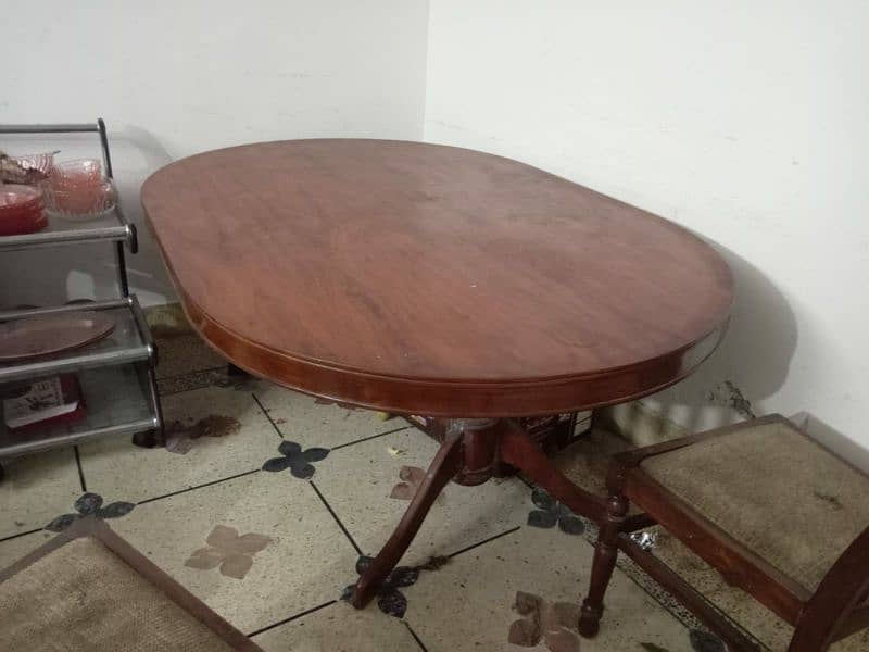 Ovel Dining table 0