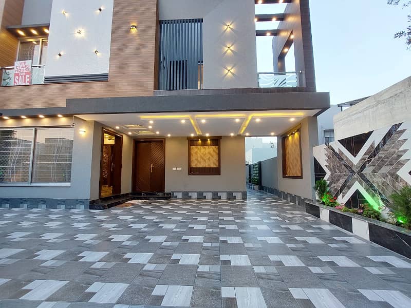 10 Marla Luxury House For Sale In Sector C, Bahria Town, Lahore 3