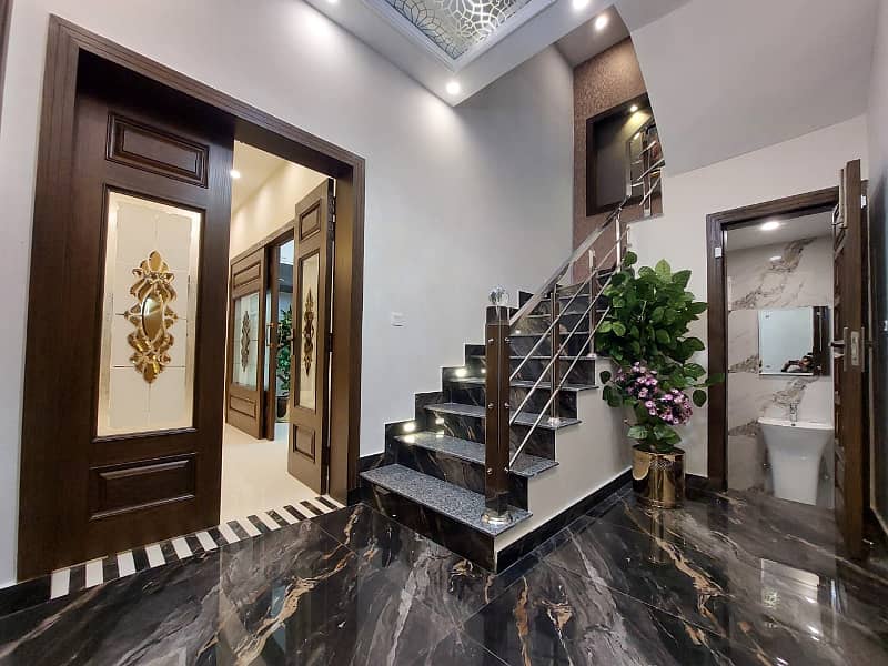 10 Marla Luxury House For Sale In Sector C, Bahria Town, Lahore 7