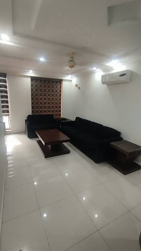 2 BED FULLY LUXURY AND FULLY FURNISH IDEAL LOCATION EXCELLENT FLAT FOR RENT IN BAHRIA TOWN LAHORE 1