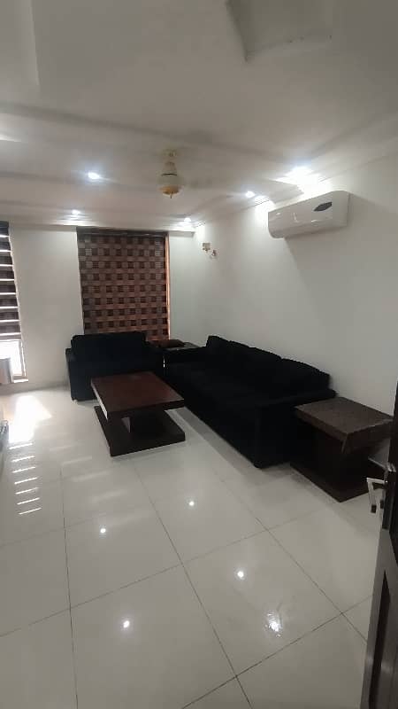 2 BED FULLY LUXURY AND FULLY FURNISH IDEAL LOCATION EXCELLENT FLAT FOR RENT IN BAHRIA TOWN LAHORE 2
