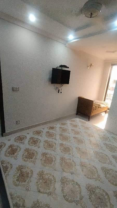 2 BED FULLY LUXURY AND FULLY FURNISH IDEAL LOCATION EXCELLENT FLAT FOR RENT IN BAHRIA TOWN LAHORE 10