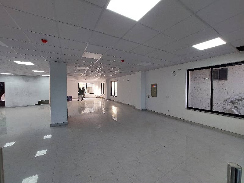 1 Kanal Brand New Ground Floor Commercial Complete Offices For Rent Main Boulevard Emporium Mall 1