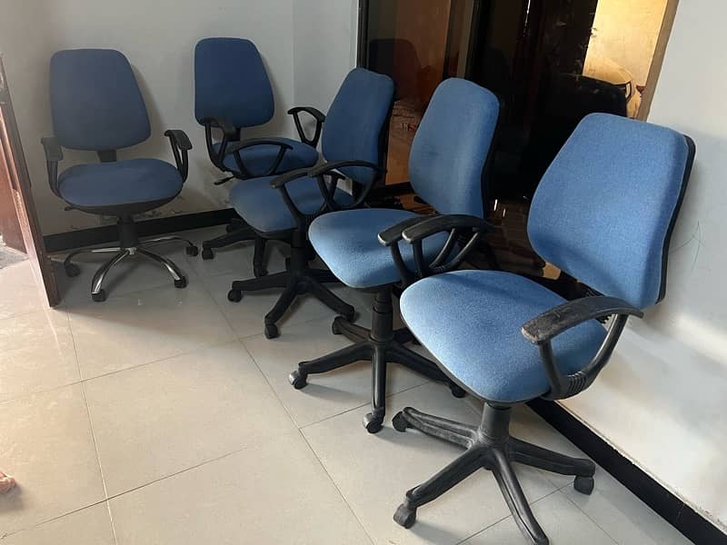 5 chairs. Guzara Condition .  No work Required. Wahsed. 3