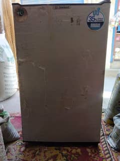 Dawlance fridge small size available for sale read full add plzzz