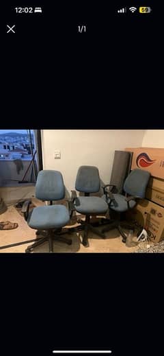 3 office chairs. Guzara Condition. work requried. Not Washed. 0