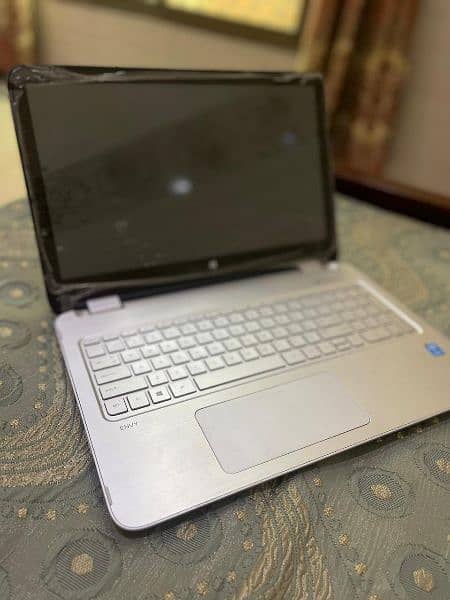 Selling a laptop in best quality nationwide 1