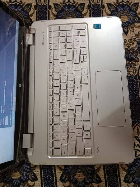 Selling a laptop in best quality nationwide 8