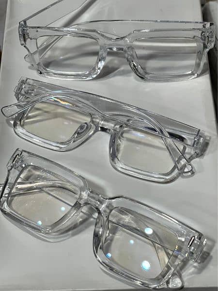 white transparent glasses 3