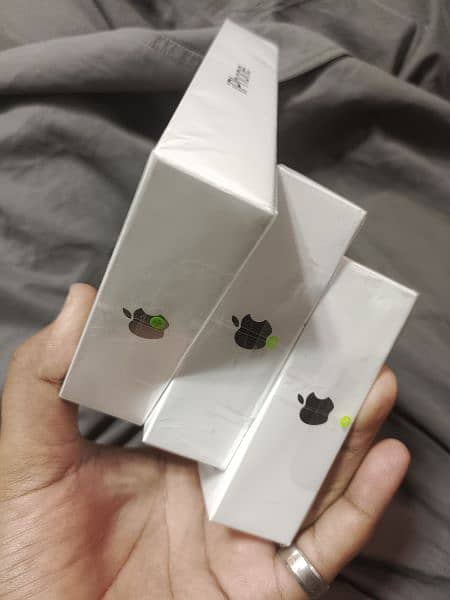 iPhone 11 jv box pack and without box white colour 1