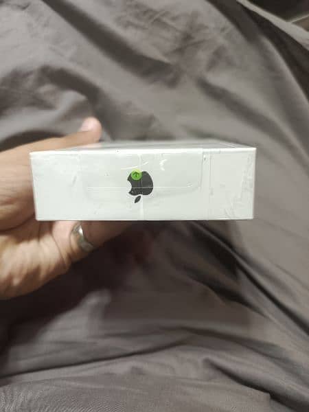 iPhone 11 jv box pack and without box white colour 4