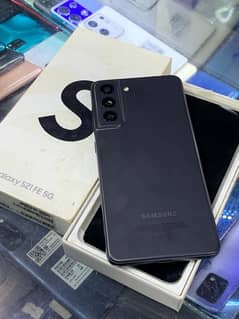 Samsung Galaxy S21 FE 0