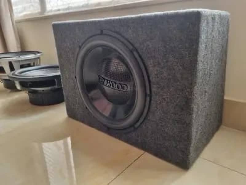 Kenwood woofer original with amplifier wiring 0