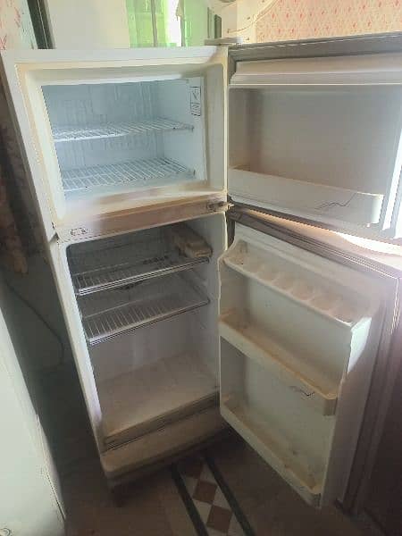 Dawlance Old Mini Fridge in Working Condition 2