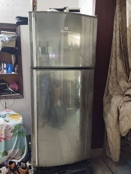 dawlance fridge full size working 1