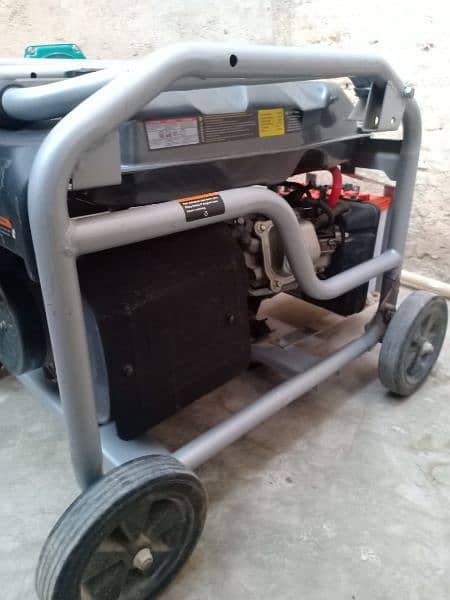 Hyundai Generator new 3kv 3kw with battery and gas kit. 2