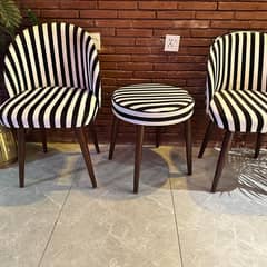 Lounge Chairs/Stools
