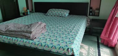 Good condition kings size bed 0