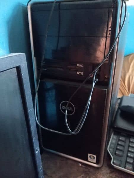 gaming pc with lcdand cables and graphic card 1