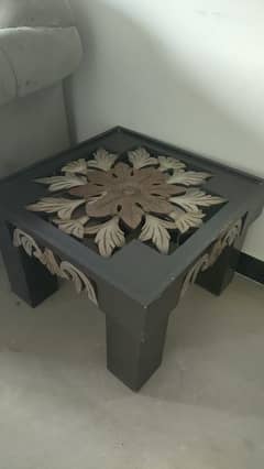 2 side tables and one center table 0