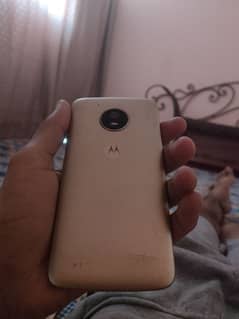 Motorola E4 0
