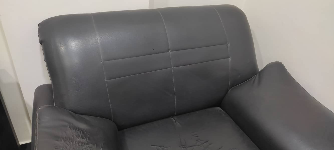 5 seater office sofa black color good condition in  30000 4