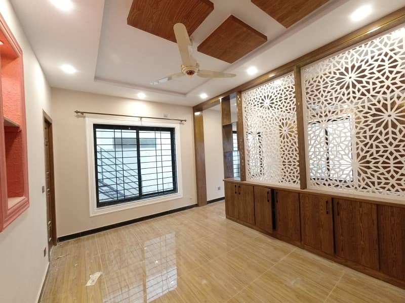 House For rent in G15 size 1 kanal Double story near to markaz Best Location Two options available 11