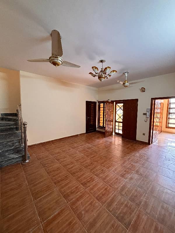 7 marala use House with gase avilable for rent 19