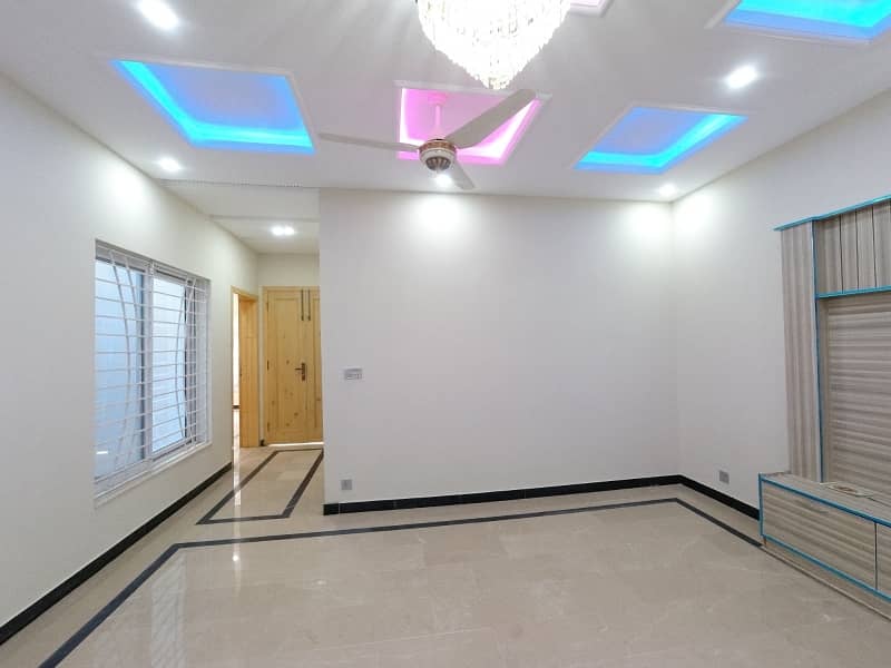 Upper Portion For Rent in G15 size 7 Marla Near to markaz best location five options available 8
