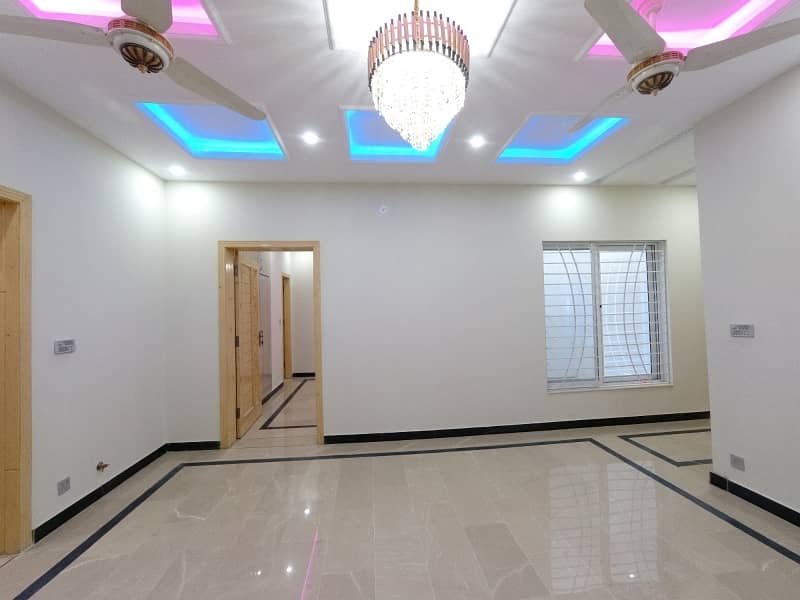 Upper Portion For Rent in G15 size 7 Marla Near to markaz best location five options available 12