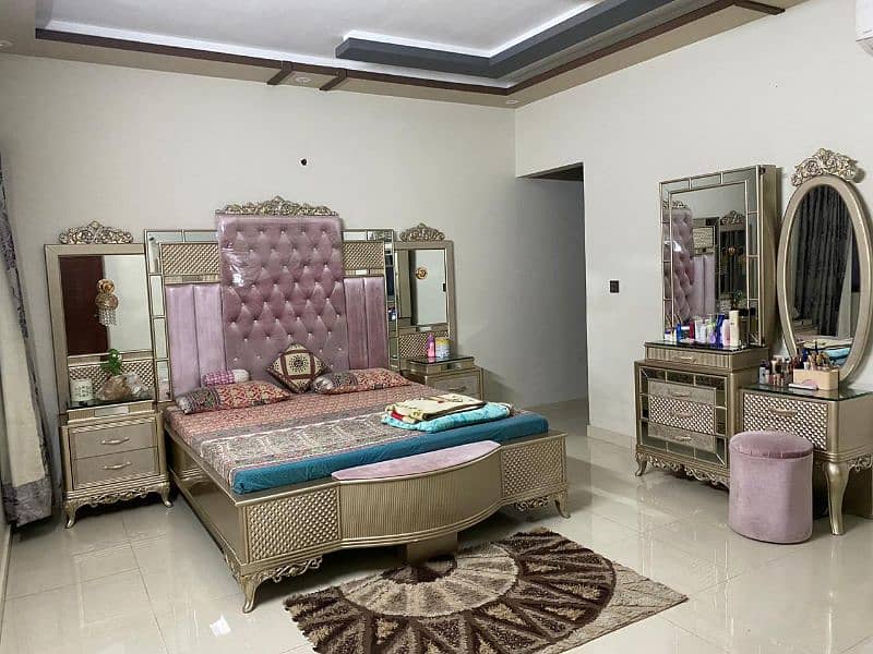 King size Bed with Dressing Table & Wardrobe 3