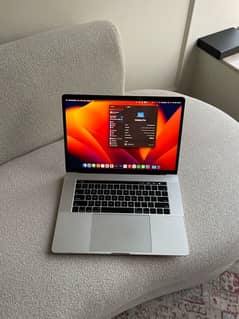 Macbook Pro 2017 15” 0