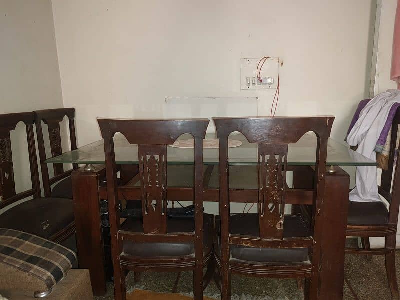 Used dinning table (6 chairs) in Rs: 15,000 4