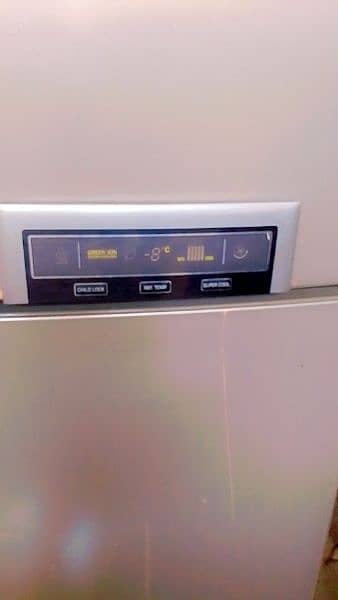 LG refrigerator no Frost good condition 2