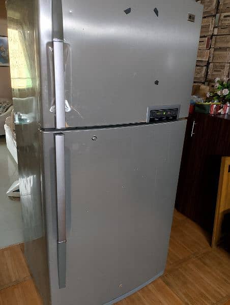 LG refrigerator no Frost good condition 6