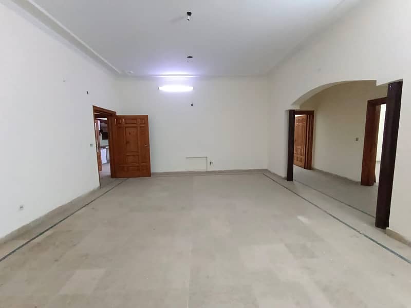 Building For Rent Main Location Officer Colony No 2 Madina Town Faisalabad 4