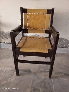 wooden chair 0