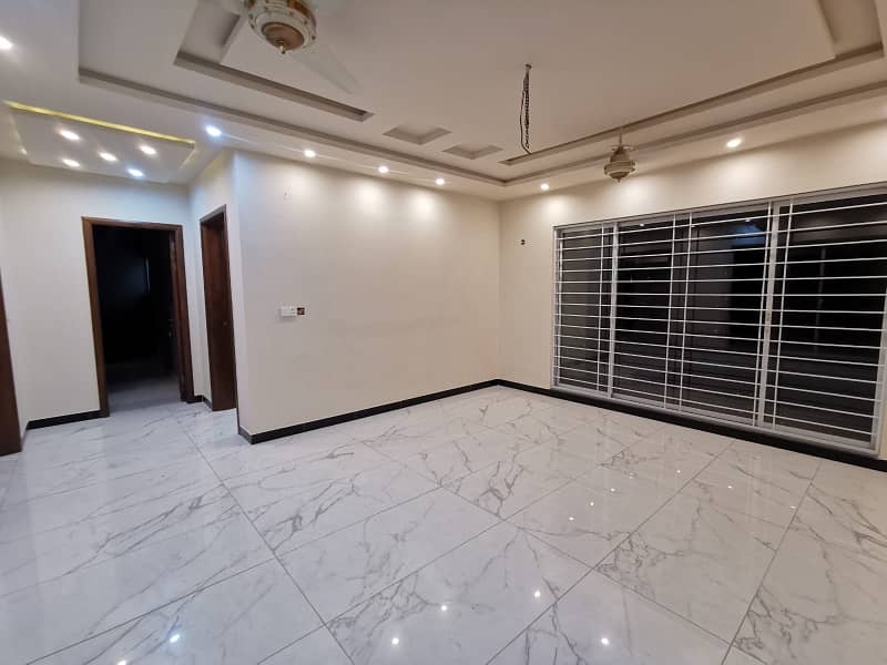 10 Marla Double Storey Brand New Zero Meter House For Sale Eden Valley Society Boundary Wall Canal Road Faisalabad 8