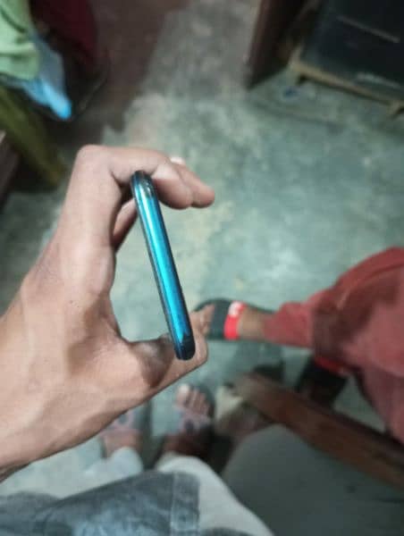 oppoA7 dabba charger sath ha 2