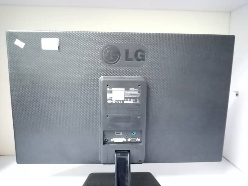 LG 24 Inches IPS LED 2