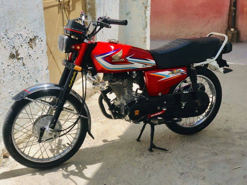 Honda 125 condition10/10 No work required in Bike  No:03030506740 3